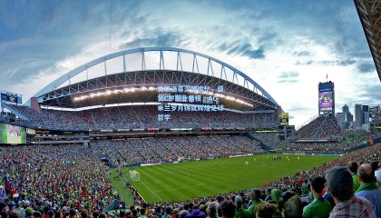 壹号娱乐app_安切洛蒂深情追忆，盛赞C罗职业楷模，AC米兰岁月铸就辉煌足球哲学